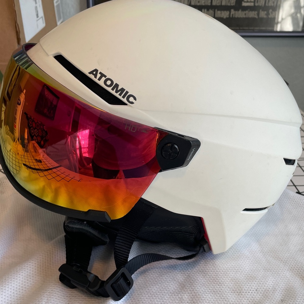 Atomic Snow Helmet SAVOR AMID Visor HD